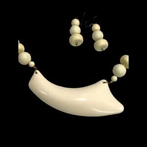 60s MOD White Plastic Resin Large Bead Necklace Pendant & Dangle Earrings Set